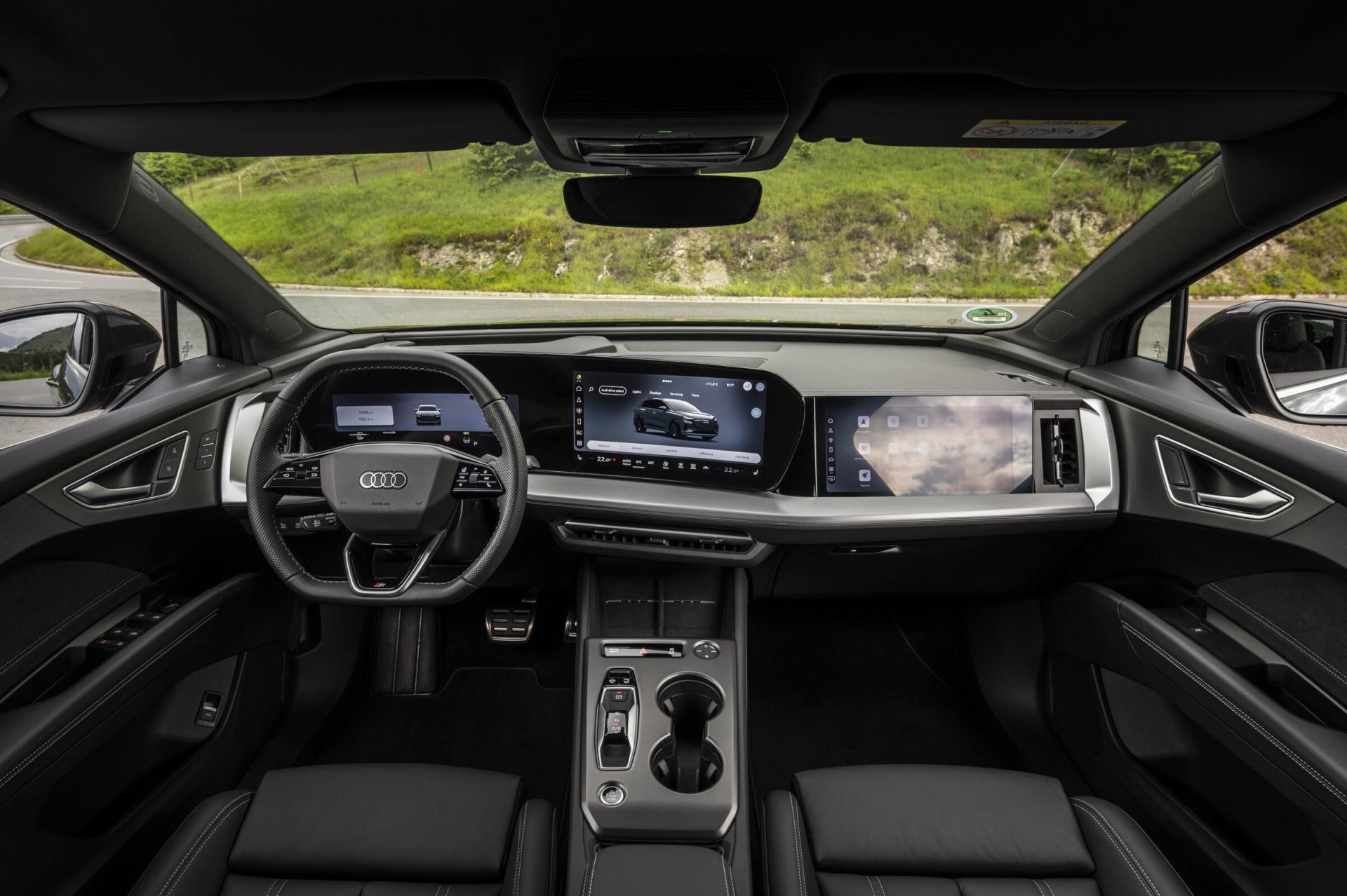 Audi Q4 e-tron, interior cockpit view. Photo: Audi Media Center, audi.com.
