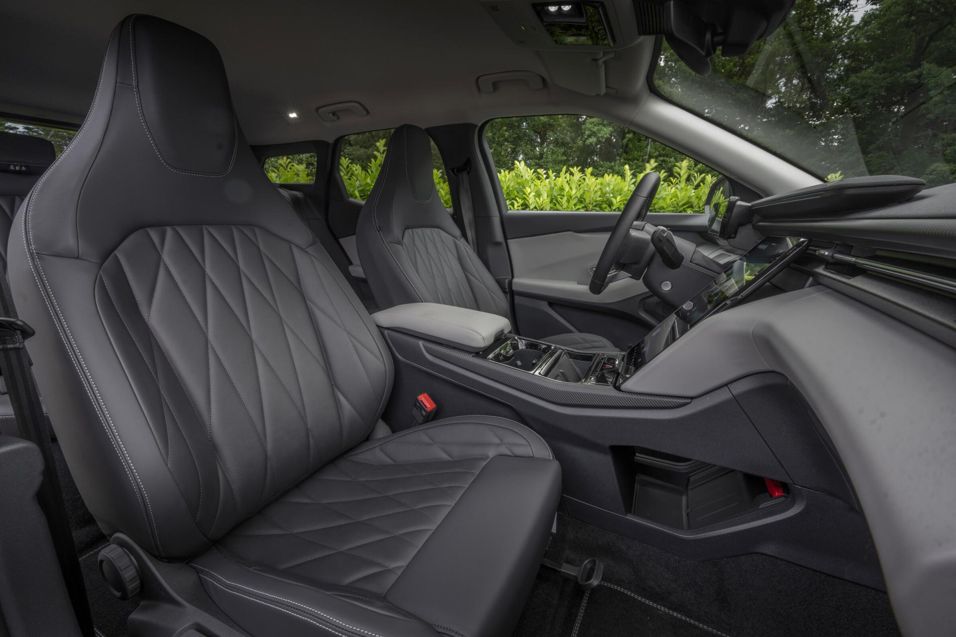 Ford Explorer 58 kWh RWD, interior cockpit view. Photo: Ford of Europe Press Kit, electricexplorer.fordpresskits.com.