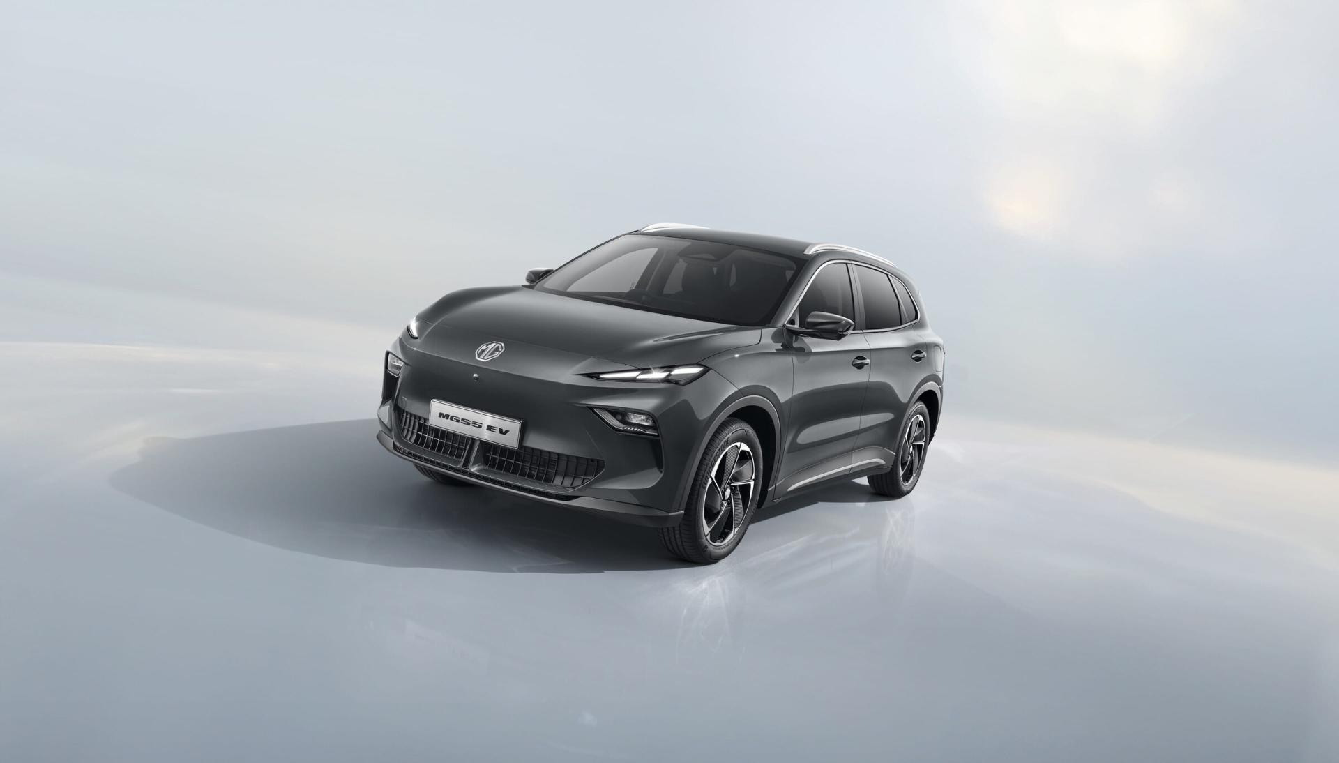 MG MGS5 Emotion 49 kWh, front three-quarter exterior view. Photo: MG Motor Europe Newsroom, news.mgmotor.eu.